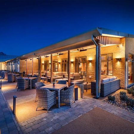 Norfolk Woods Resort And Spa Narborough  エクステリア 写真