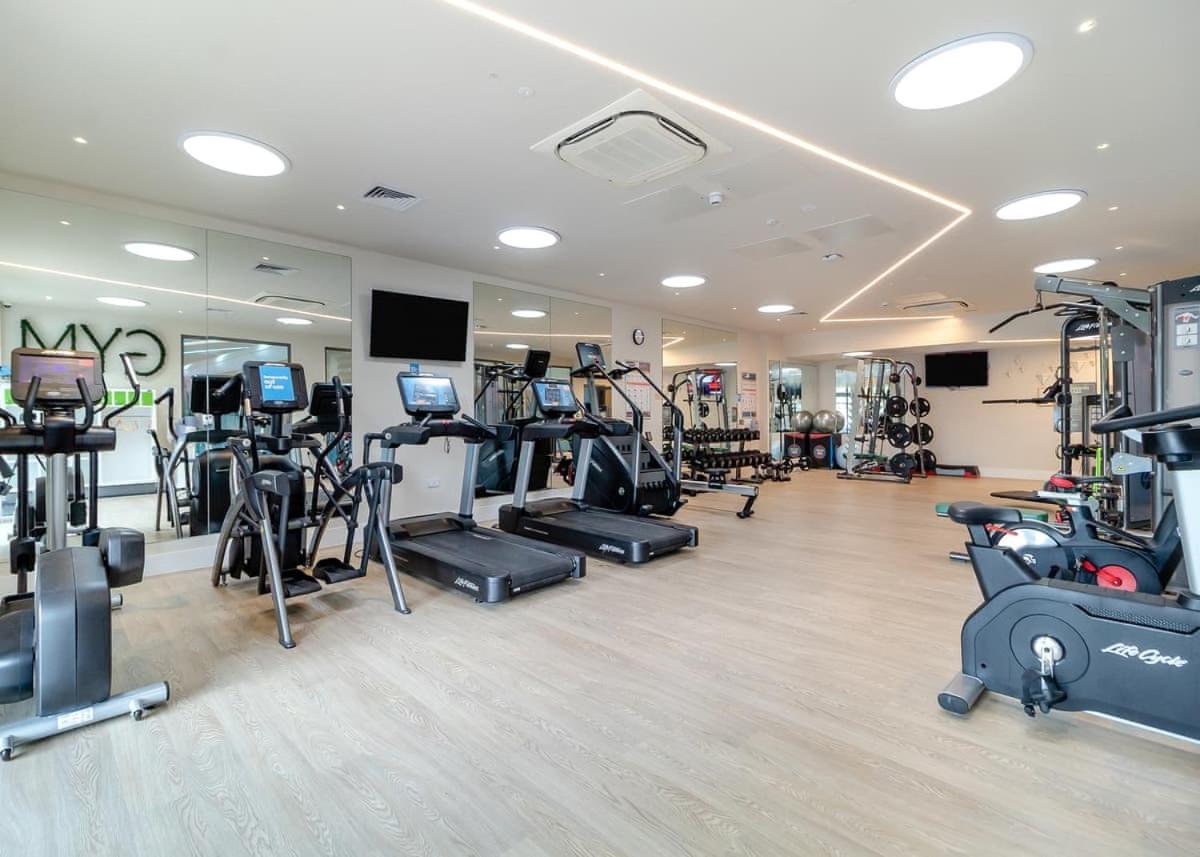 Norfolk Woods Resort And Spa Narborough  エクステリア 写真