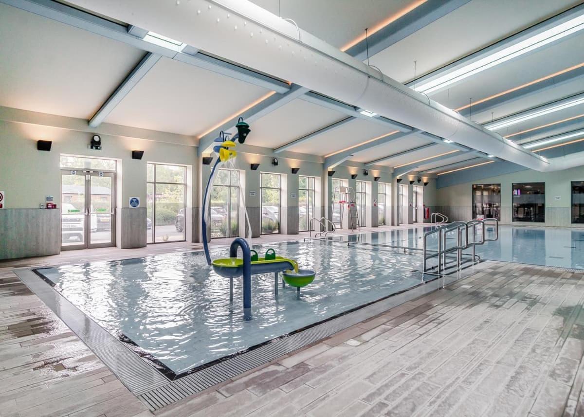 Norfolk Woods Resort And Spa Narborough  エクステリア 写真